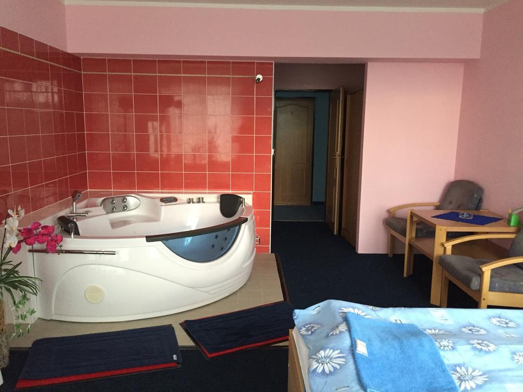 Mondeo Prague Room photo
