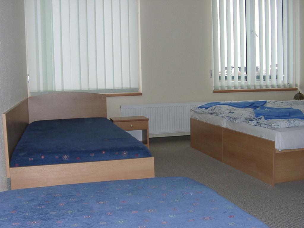 Mondeo Prague Room photo
