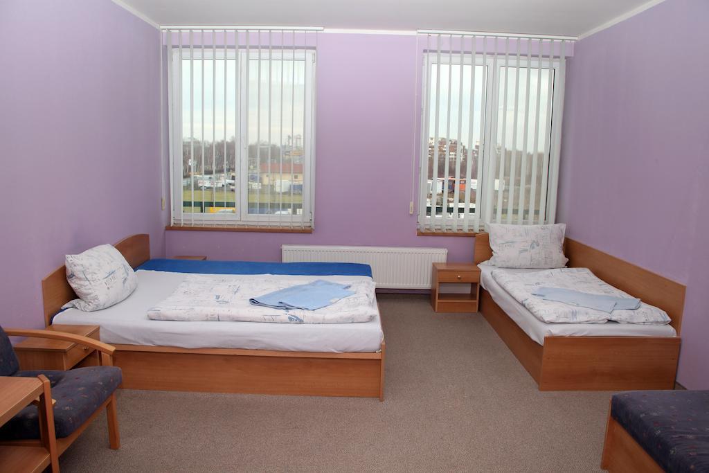 Mondeo Prague Room photo