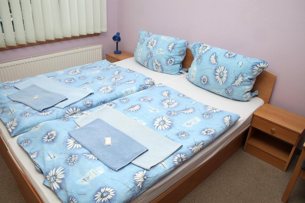 Mondeo Prague Room photo