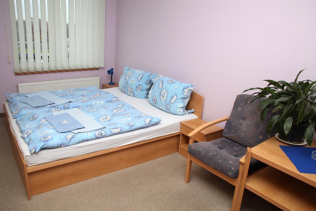 Mondeo Prague Room photo